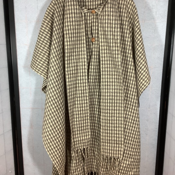 Grey Hounds Tooth Poncho Cape Wrap Coat Wool Button Front Fringe Scarf One Size - Picture 6 of 11